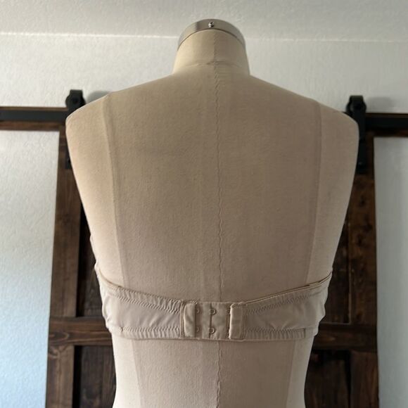 Victoria’s Secret beige nude strapless bra Sz- 36C - Picture 2 of 9